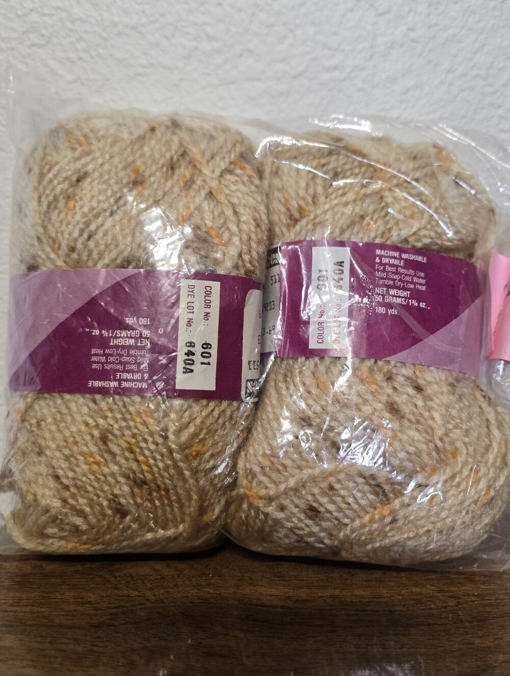 New Lana Moro Firenza Print Yarn - Lot of 2 Skeins - Color 601 Dye Lot 640A - Picture 3 of 5